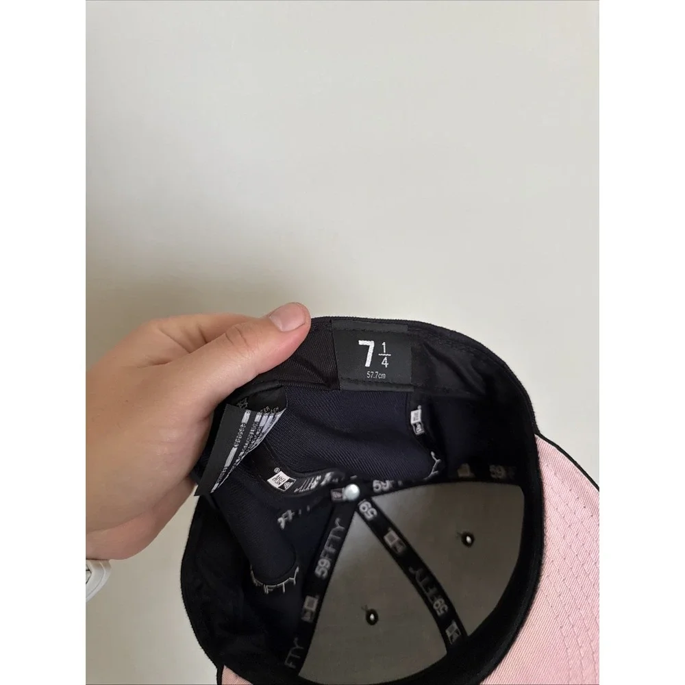 New York Yankees New Era 59Fifty Fitted Hat Cap‎ Black 7 1/4 Pink Under Bill